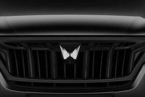 Mahindra XUV700 Front Grill - Logo Image Mahindra XUV700 Front Grill - Logo Image