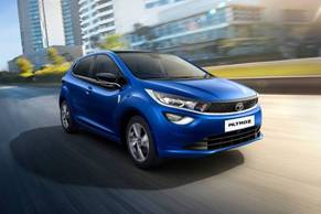 Tata Altroz Front Right side Tata Altroz Front Left Side Image